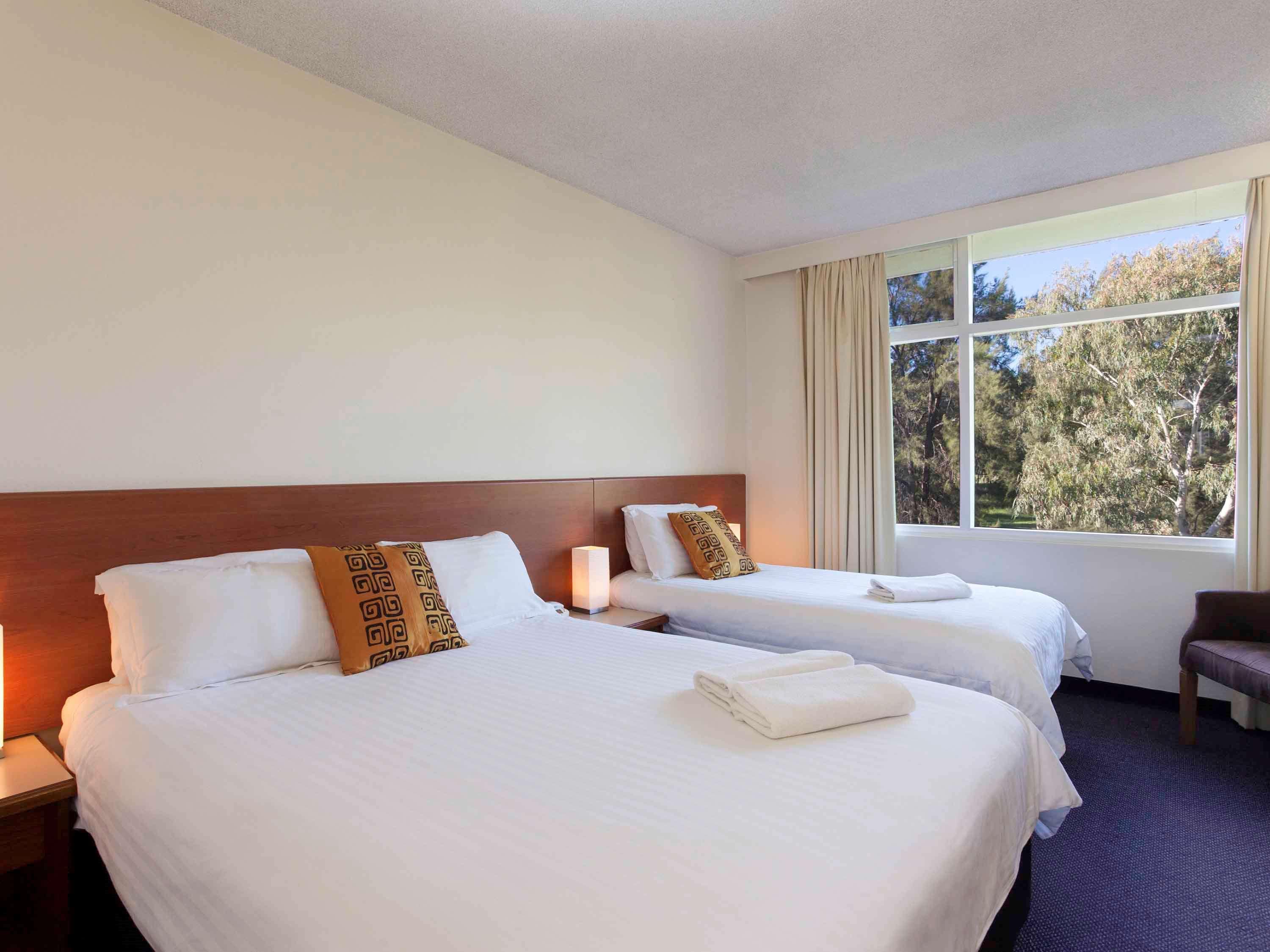 Отель Ibis Styles Тамуорт Экстерьер фото