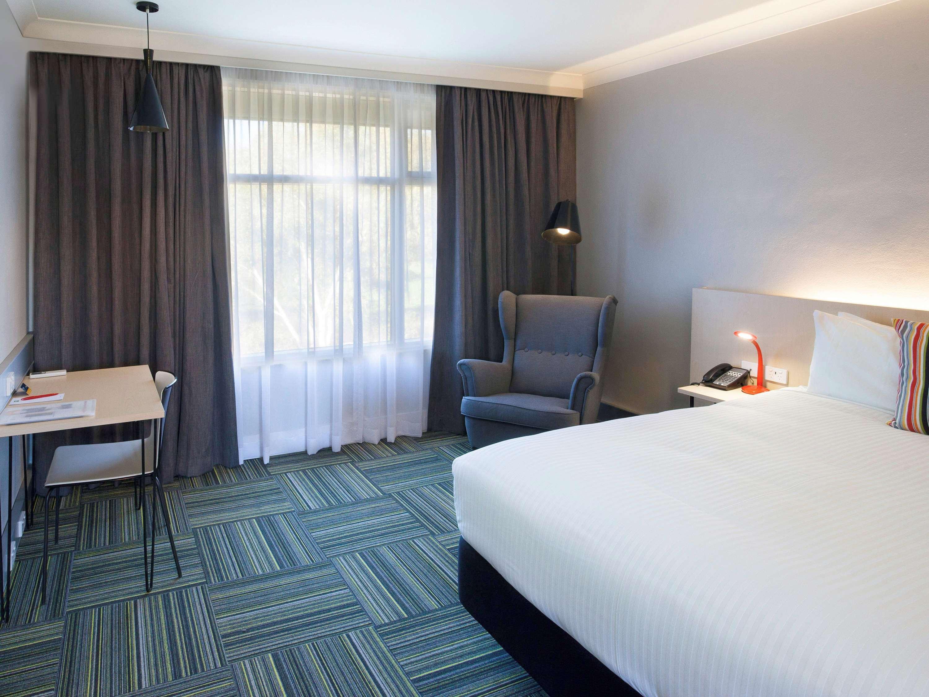 Отель Ibis Styles Тамуорт Экстерьер фото